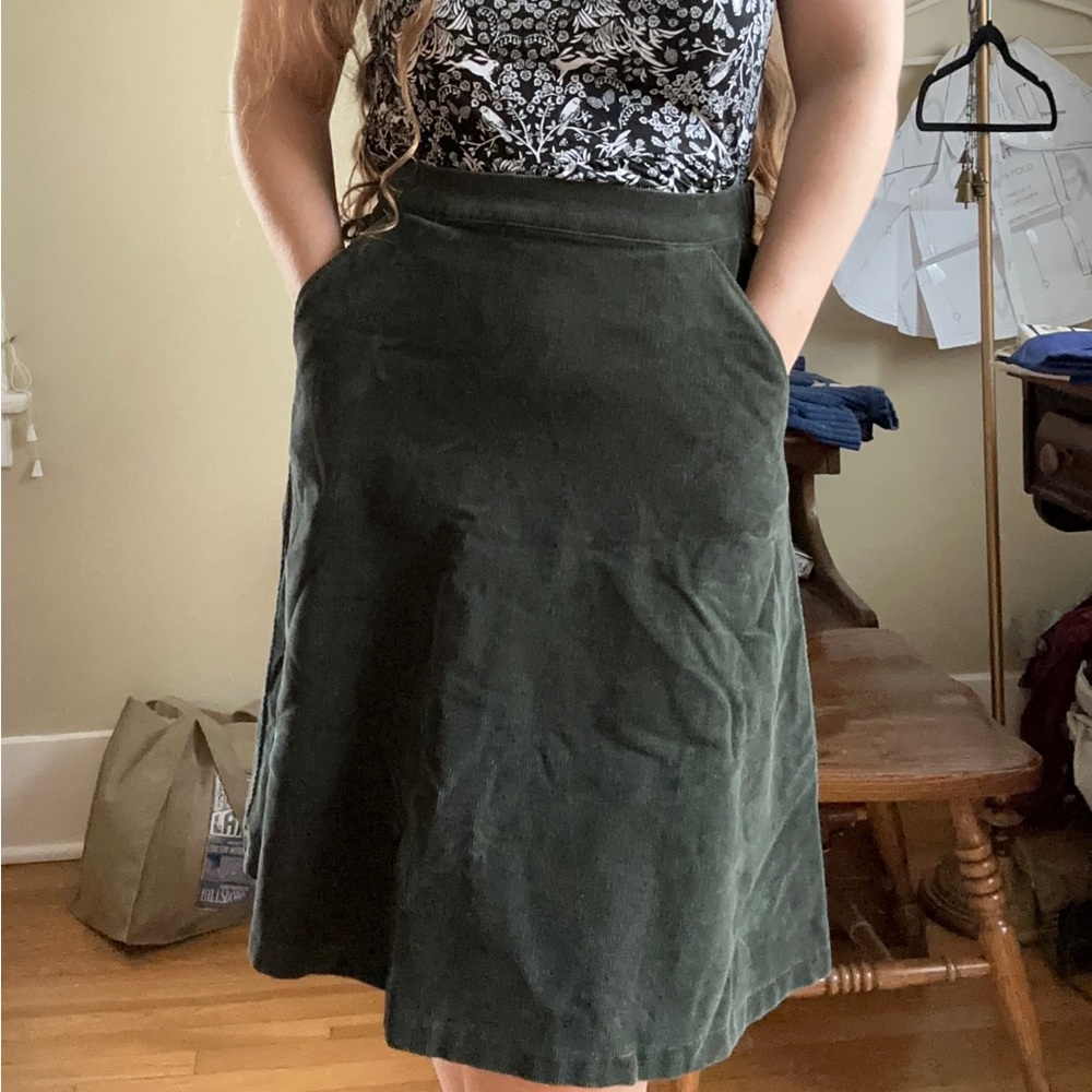 🌲Uniqlo Forest Green Corduroy Skirt🌲